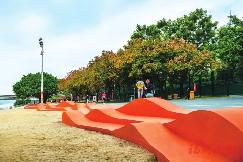 閩江公園換上搶眼“新年妝”  新添糖果沙灘、魚(yú)鱗廣場(chǎng)、網(wǎng)球場(chǎng)等，再現(xiàn)“閩江橘子紅了”