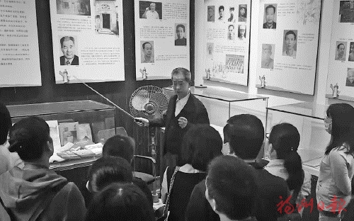 在自家老宅說(shuō)親人的革命往事  耄耋老人義務(wù)宣講黨史20余載