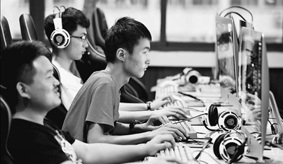 來自中國互聯網絡信息中心的統計數據顯示：截至2015年12月，中國網民規模達6.88億，互聯網普及率達到50.3%，意味著半數中國人已接入互聯網。人民視覺