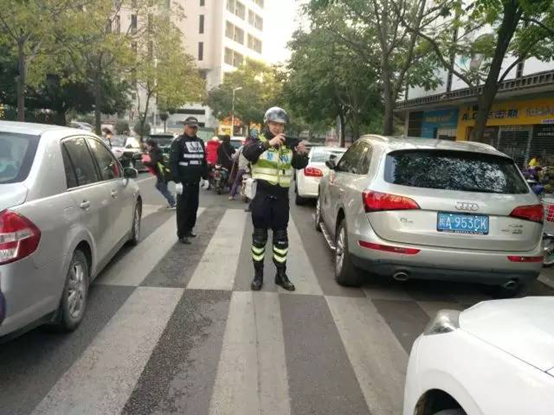 臺江交警五措并舉為文明城市創建保駕護航