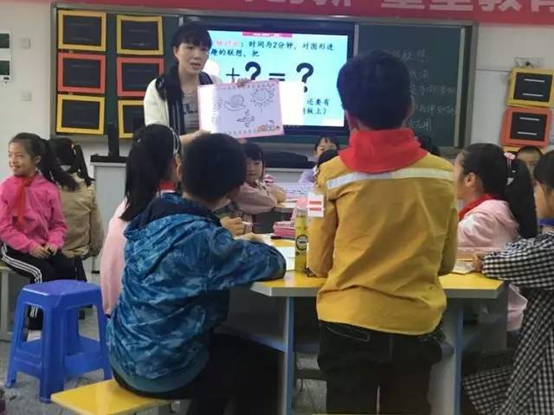 玩轉創意美術 渲染快樂童年———公共文化服務校園行走進臺江第三中心小學