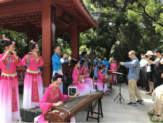 非遺展演亮相臺江 群眾樂享文化大餐