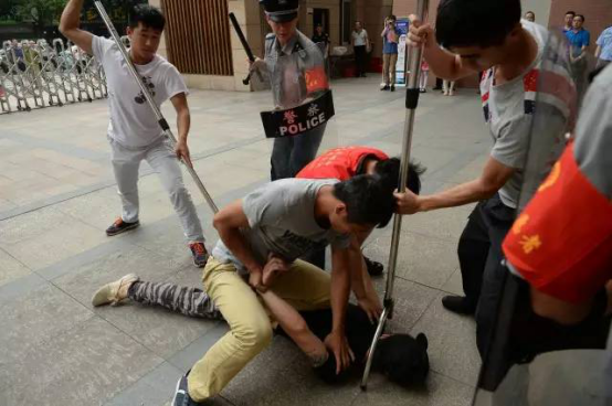 臺江：校園平安志愿者為學生“保駕護航”