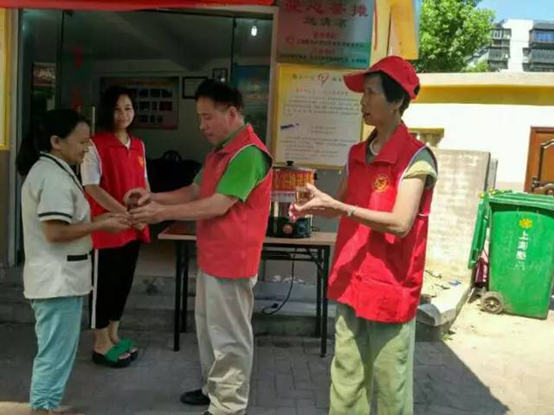 臺(tái)江：用愛心茶攤為夏日支起“清涼”