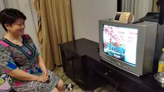 臺江區組織干部群眾觀看《將改革進行到底》