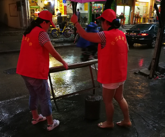 臺風災后志愿服務不停歇 為臺江志愿者點贊