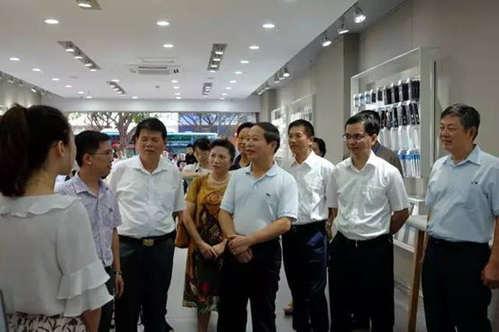 臺江有條這樣的街  讓廣大黨員和群眾豎起大拇指