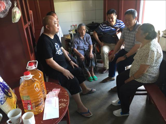 臺江文明單位開展"迎中秋?慶國慶"精準(zhǔn)扶貧活動