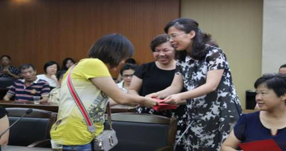 臺江文明單位開展"迎中秋?慶國慶"精準(zhǔn)扶貧活動