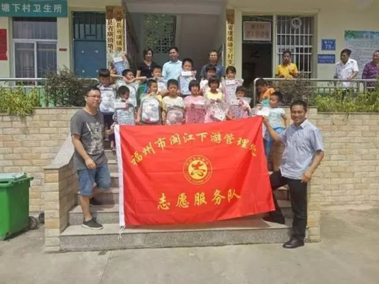 臺江文明單位開展"迎中秋?慶國慶"精準(zhǔn)扶貧活動