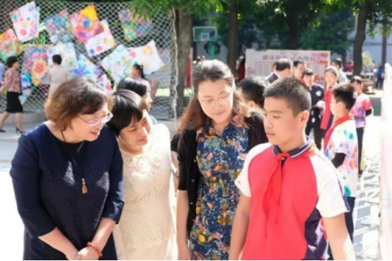 臺江舉行“德孝傳家風(fēng)?童心暖夕陽”重陽節(jié)主題活動