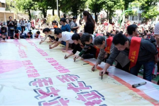 臺江舉行“德孝傳家風(fēng)?童心暖夕陽”重陽節(jié)主題活動
