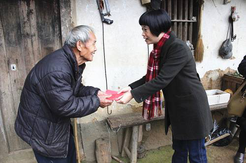文明單位齊上陣　志愿扶貧爭先鋒