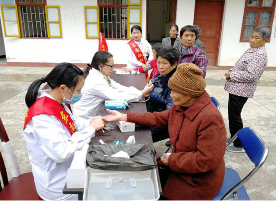 文明單位齊上陣　志愿扶貧爭先鋒