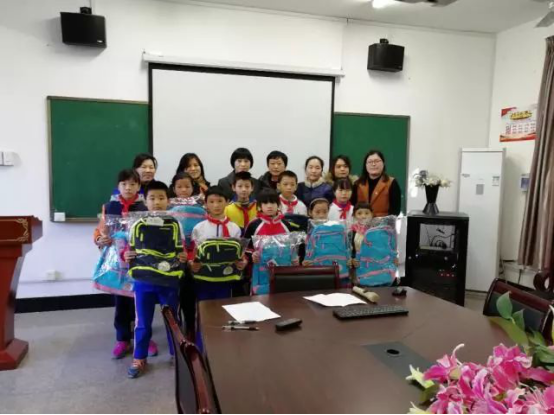 臺江區開展關愛未成年人系列志愿服務活動
