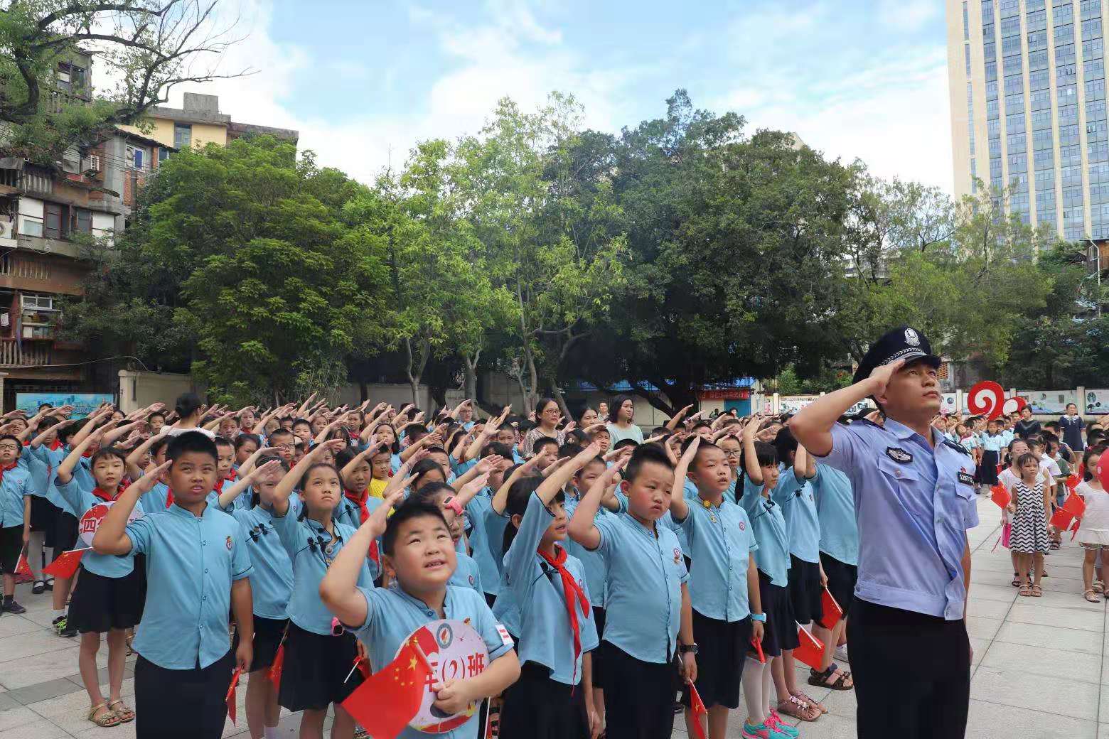 臺江多彩“開學第一課” 將愛國情根植于孩子心中