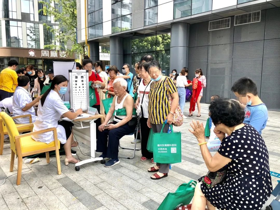 志愿服務(wù)亮點(diǎn)頻現(xiàn) 臺(tái)江文明之花在街頭巷尾盛情綻放